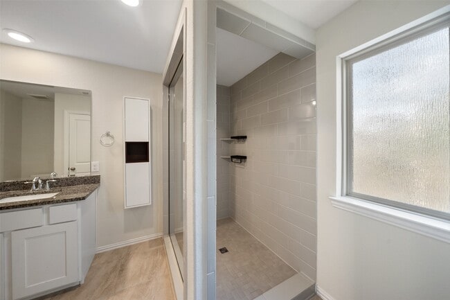 Building Photo - 708 Ivory Manor Dr