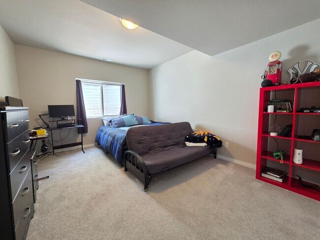 Building Photo - 5 Bed 4 Bath Home In Flying Horse North!!