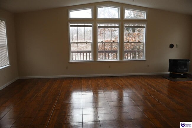 Building Photo - 4484 Rineyville Rd