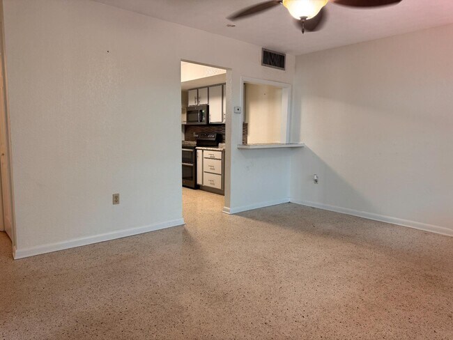 Building Photo - 120 Coquina St
