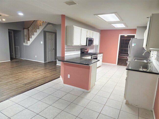 Building Photo - 506 Birch Hill Dr