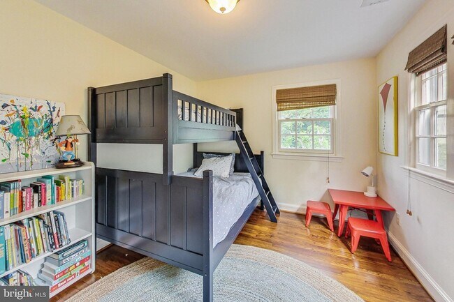 Building Photo - 4831 Calvert St NW