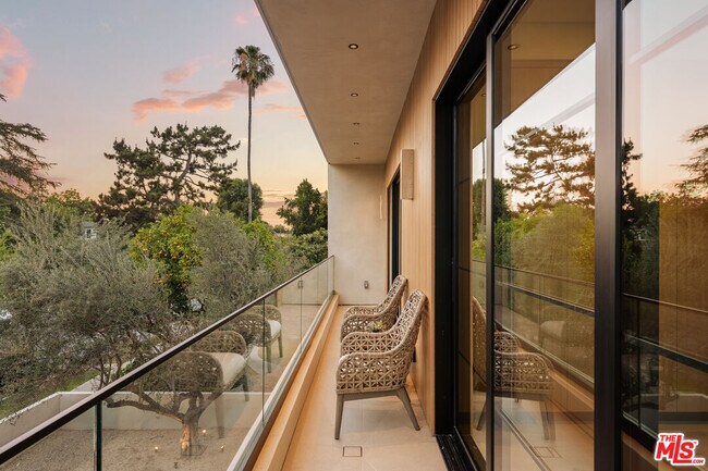 Building Photo - 4724 Lemona Ave