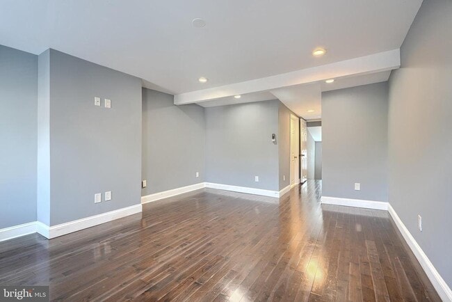 Building Photo - 1106 Battery Ave