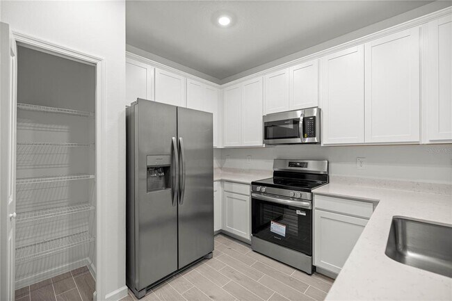 Building Photo - 3594 SE 37th Ct