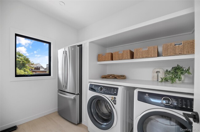 Building Photo - 319 Wilmot Rd