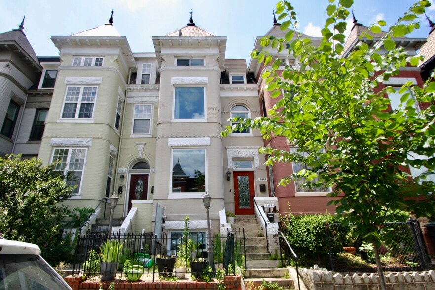 Building Photo - 1732 1st St NW