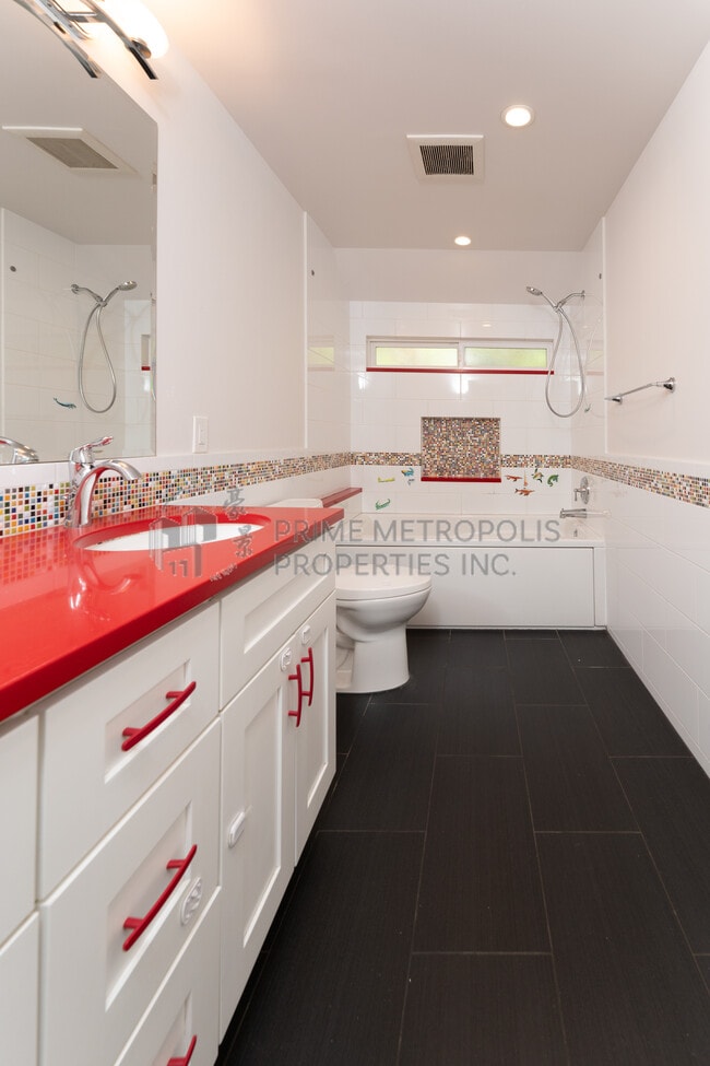 Building Photo - 7461 W Mercer Way