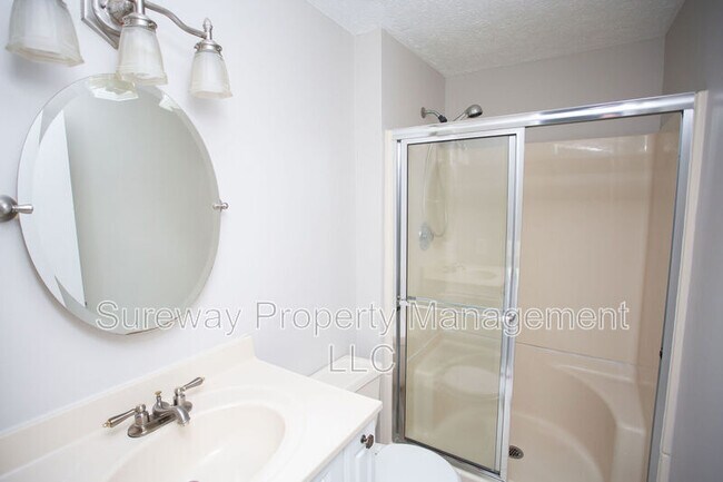 Building Photo - 57 Lady Diana Cir