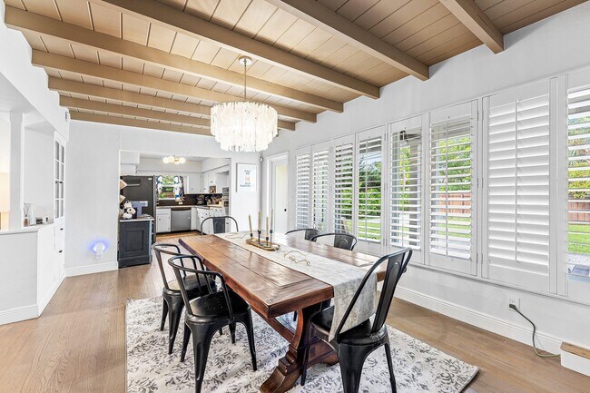 Building Photo - 162 Vassar Dr