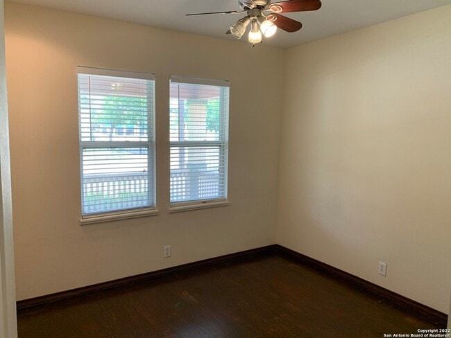 Building Photo - 810 E Ashby Pl