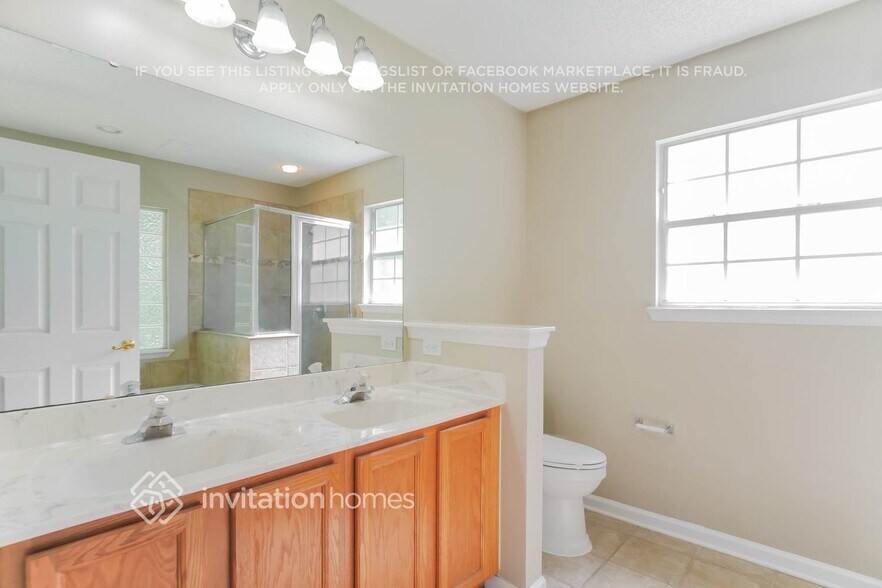Building Photo - 316 Southlake Dr