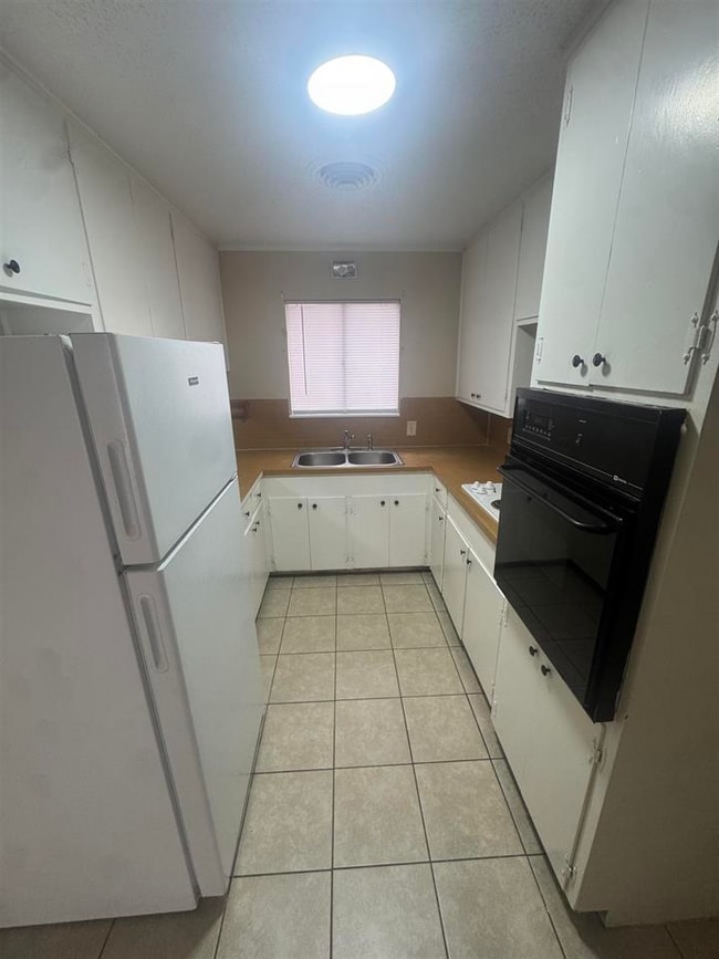 Building Photo - 3726 Bowling Ln