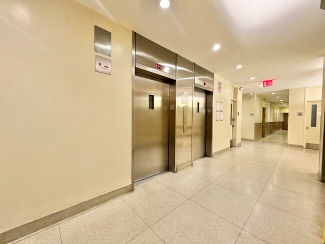 Building Photo - 77 Fulton St