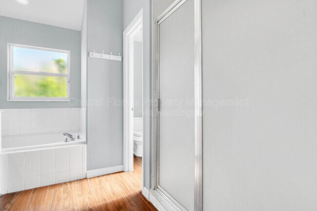 Building Photo - 10754 Flycast Cir