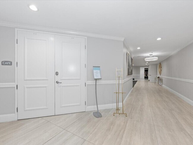 Building Photo - 5415 Verona Dr