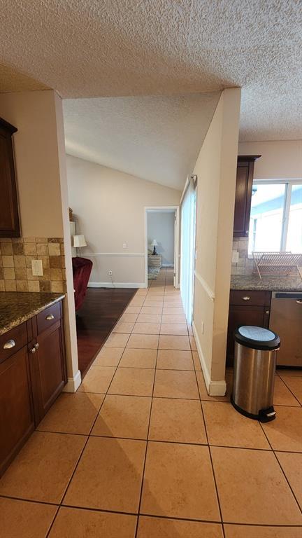 Building Photo - 10 Blackfoot Ct