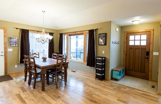 Building Photo - Lovely West Kalispell Home