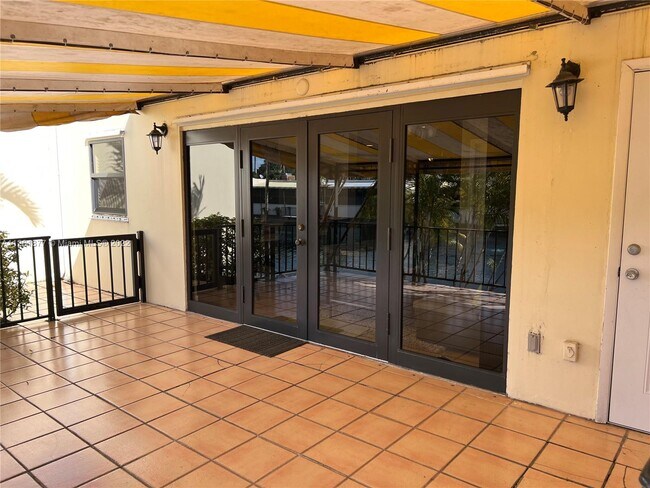 Building Photo - 15516 Sharpecroft Dr