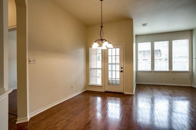 Building Photo - 314 Chisholm Trail
