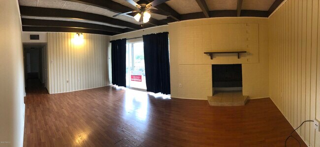 Building Photo - 1008 S College Rd