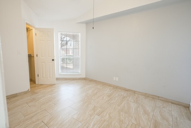 Building Photo - 12266 Amstater Cir