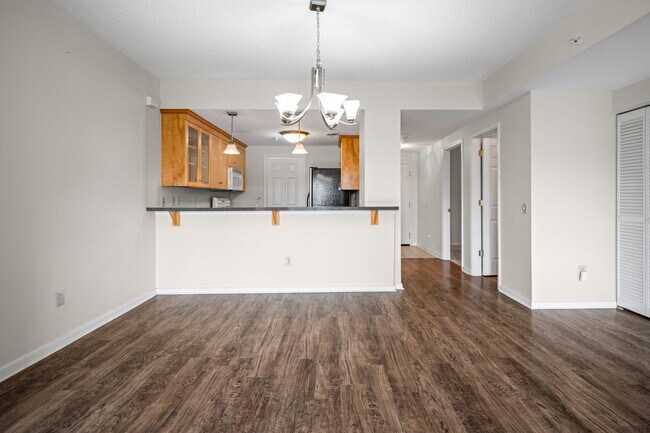 Building Photo - 301 Beacon Ridge Dr