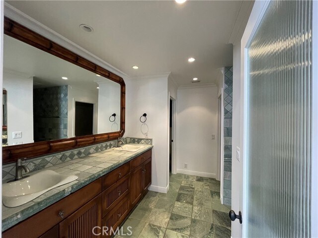 Building Photo - 5072 Edinger Ave