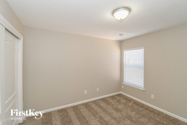 Building Photo - 207 Pine Arbor Cir