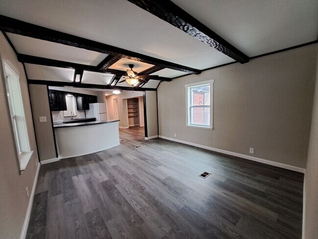 Building Photo - Nicely Renovated 3BR/2BA Mobile Home in Ba...