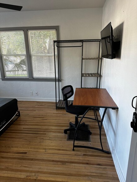 Building Photo - 2008 Page Ave