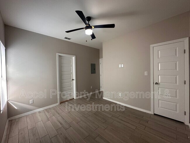 Building Photo - 3405 S Mia Ln