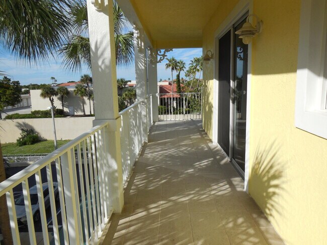 Building Photo - 800 Juno Ocean Walk