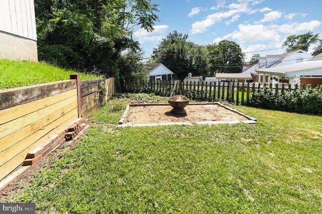 Building Photo - Renovated Rancher for rent in Rosedale!