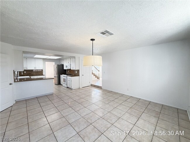 Building Photo - 2817 Crystal Cove Dr