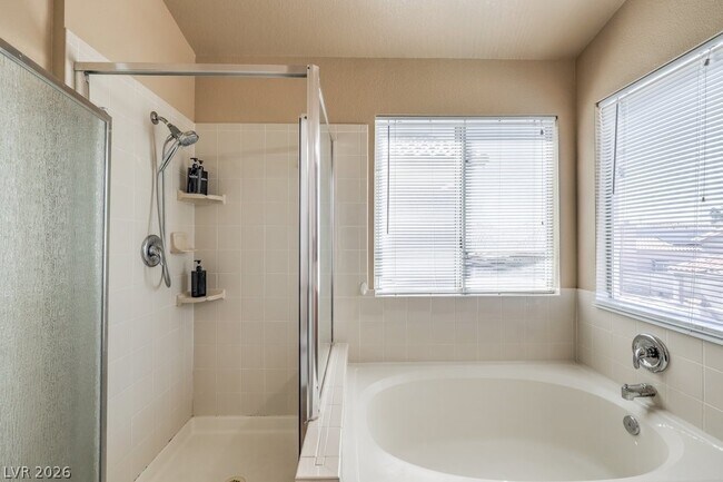 Building Photo - 1918 Pintura Cir