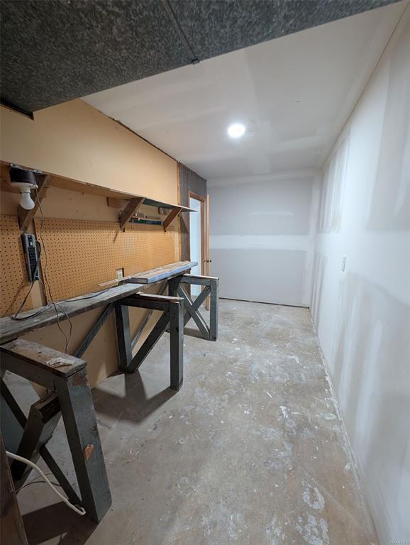 Building Photo - 31 Mountain View Dr
