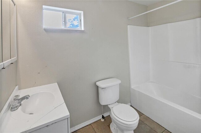 Building Photo - 1039 Dogwood Dr