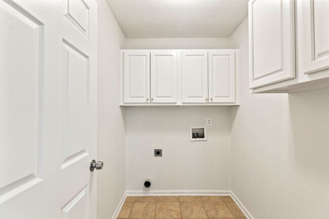 Building Photo - 371 Marshview Dr
