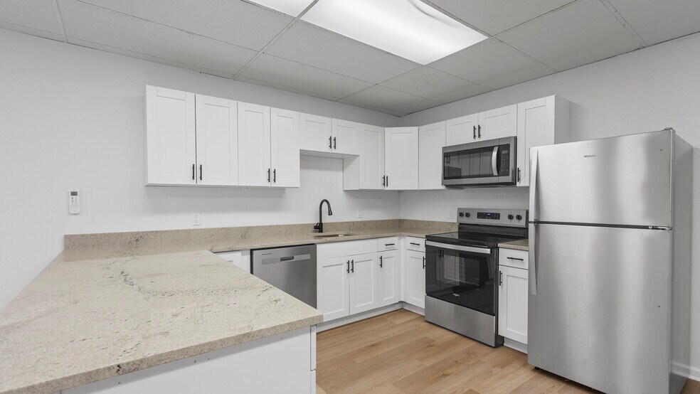 Building Photo - 2827 Brownsville Rd