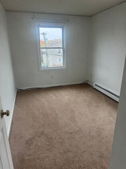 Building Photo - 52 Charles St