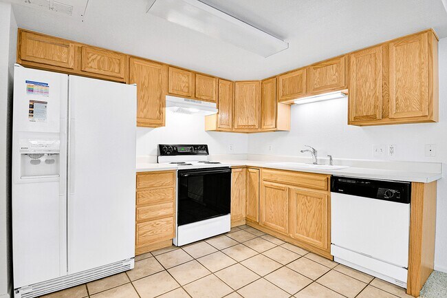 Building Photo - 1697 S Cole St