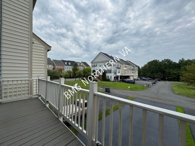 Building Photo - 10673 General Kirkland Dr