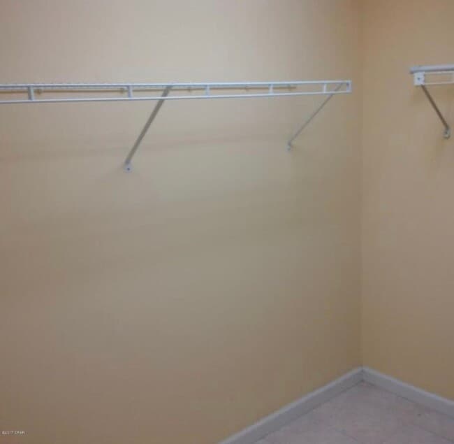 Building Photo - Very cute, 1 bedroom 1 bath,walking distan...
