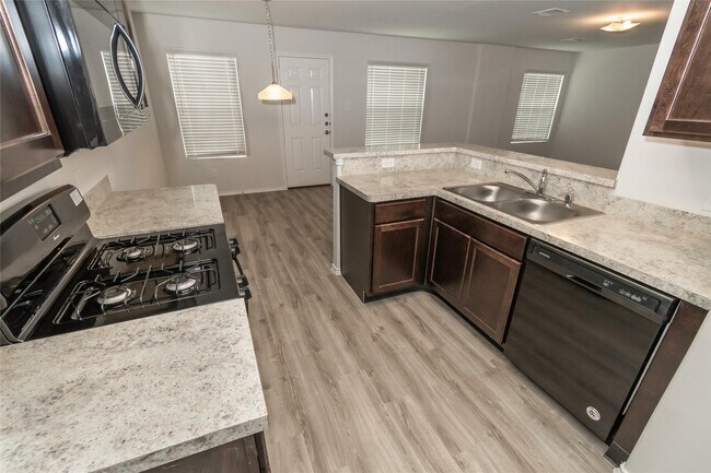 Building Photo - 16911 Andrew Nook Ln