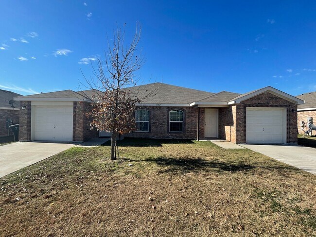 Building Photo - 4707 Waterproof Dr