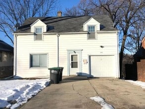Building Photo - 3520 Fontenelle Blvd