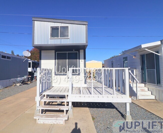 Building Photo - Double loft Studio in Ramona