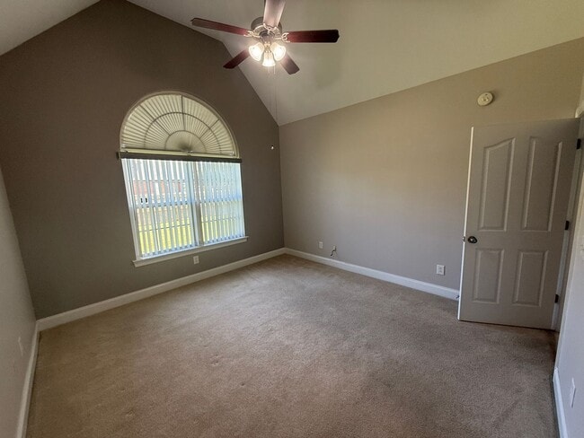 Building Photo - 2720 Westhaven Dr