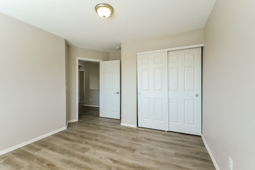 Building Photo - 2437 W Running Deer Trail